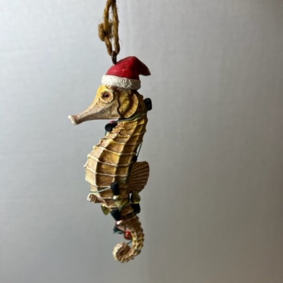 Seahorse w/Santa Hat Christmas Lights Holiday Hanging Ornament 1.5"x4" - Picture 2 of 8